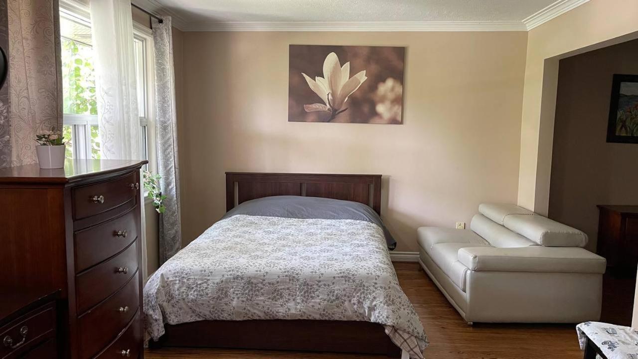 Glengrove Cozy Home トロント エクステリア 写真